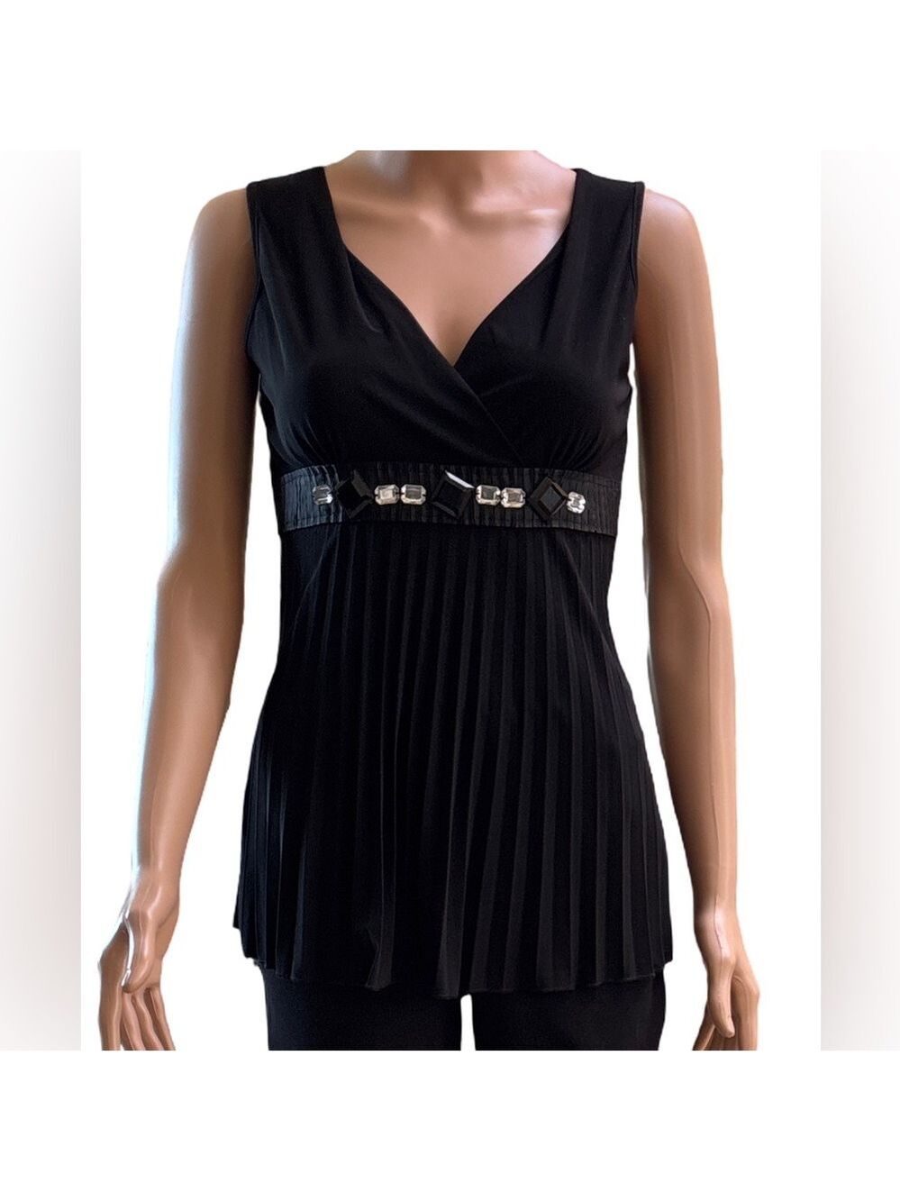 Bizarre Elegant Black Sleeveless V-Neck Crystal Embellished Pleated Blouse XS